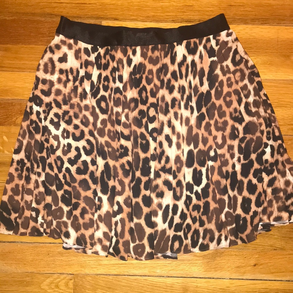 ⚡️Sale⚡️Express Leopard Pleated Skirt